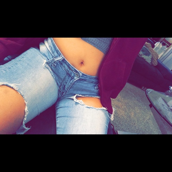 Ripped rocker skinny midrise ankle jeans - Picture 2 of 4